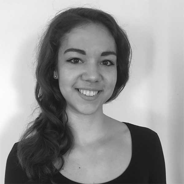 Gabriella Chargée de la Patientèle Française
